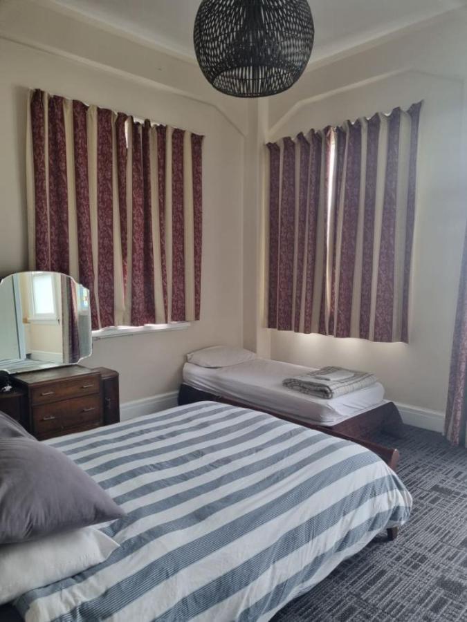 Crashpalace Backpackers Napier Buitenkant foto