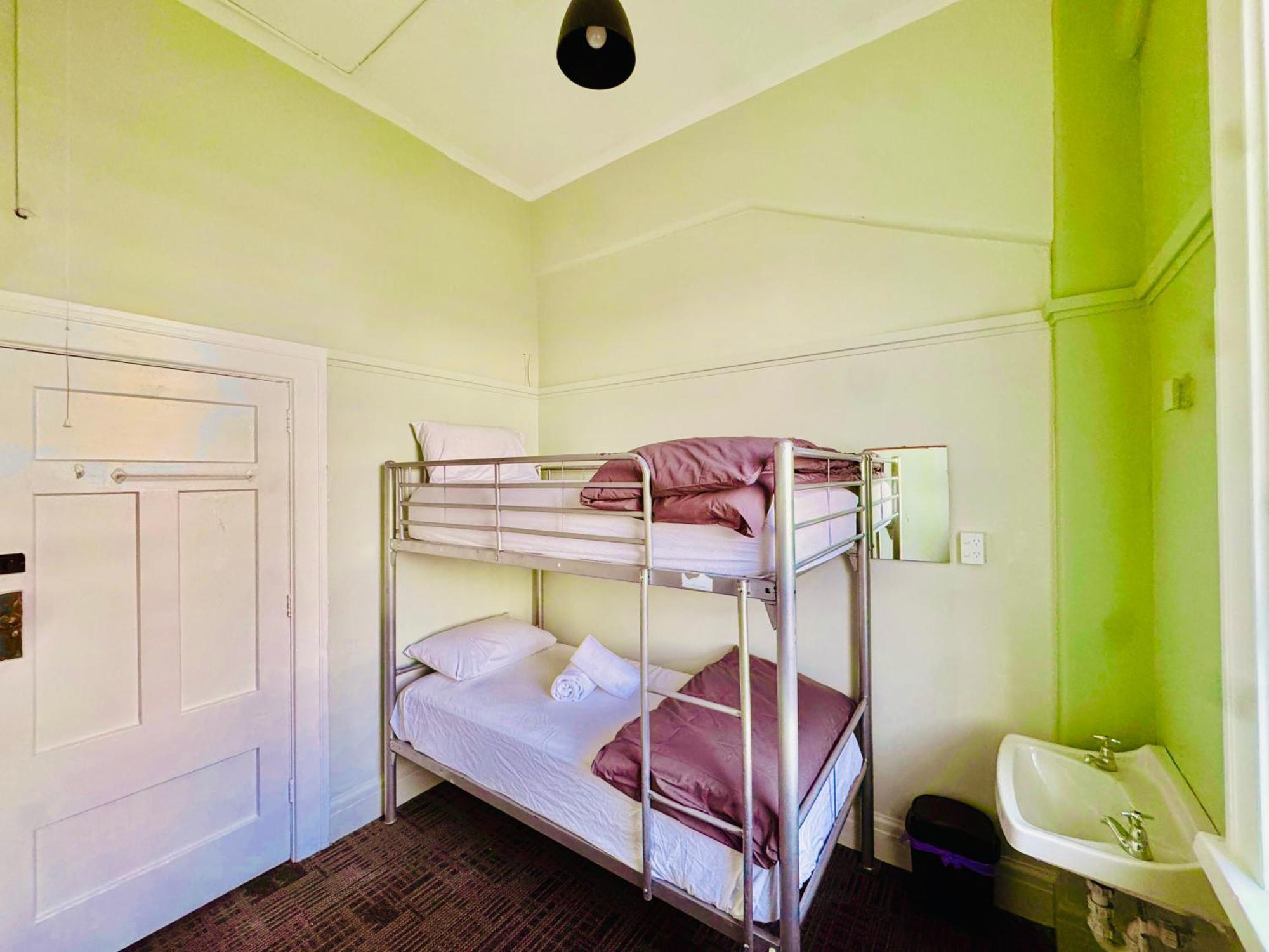 Crashpalace Backpackers Napier Buitenkant foto