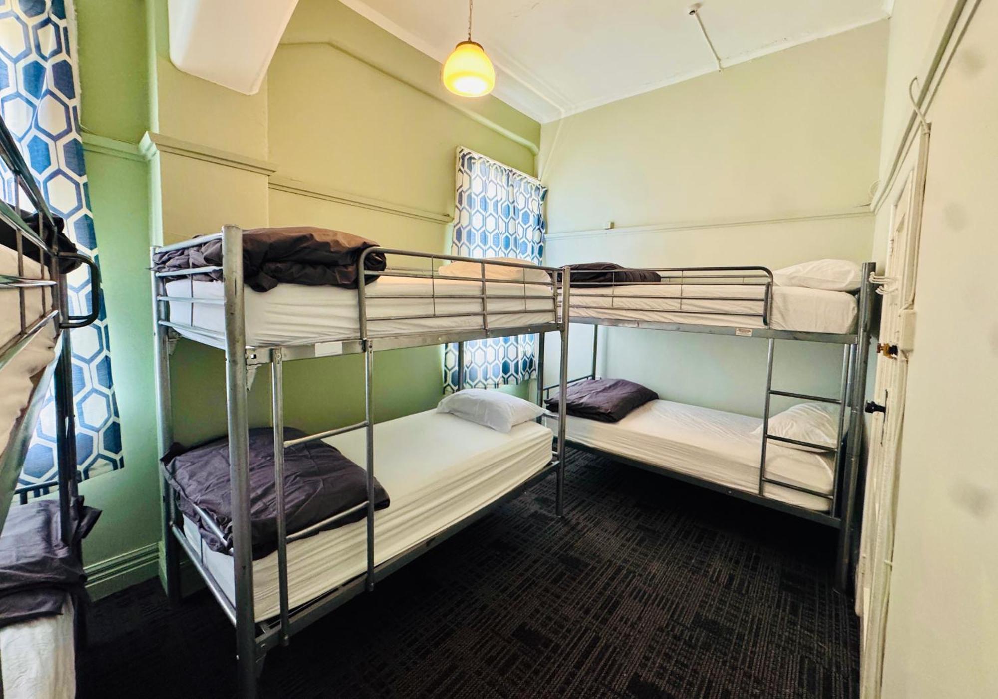Crashpalace Backpackers Napier Buitenkant foto