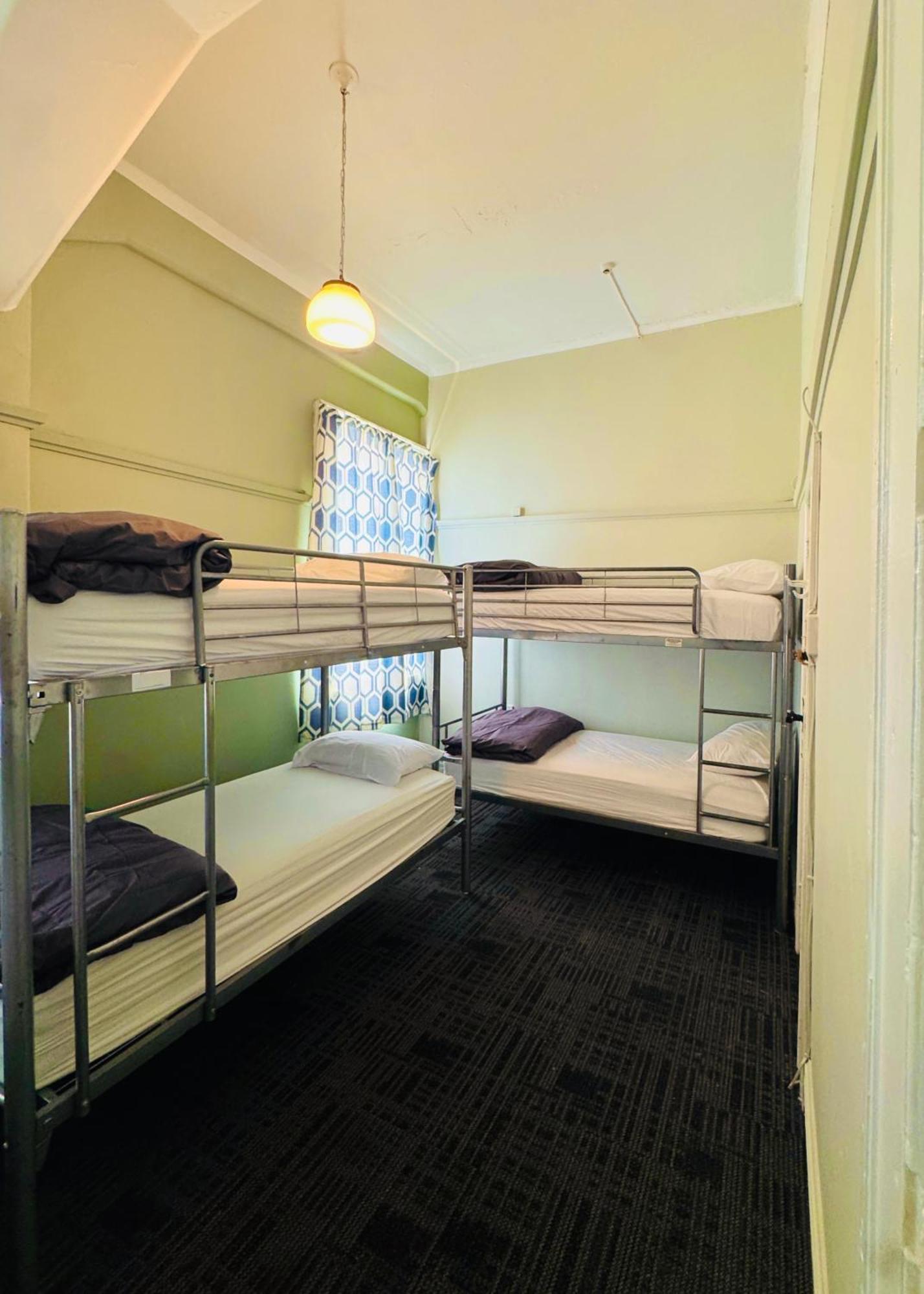 Crashpalace Backpackers Napier Buitenkant foto